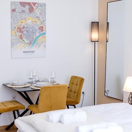 Lumen Homes - Altstadt-Studio Direkt Im Zentrum, Kueche, Netflix, Oeffentlicher Parkplatz Ums Eck อินโกลชตัดต์ ภายนอก รูปภาพ