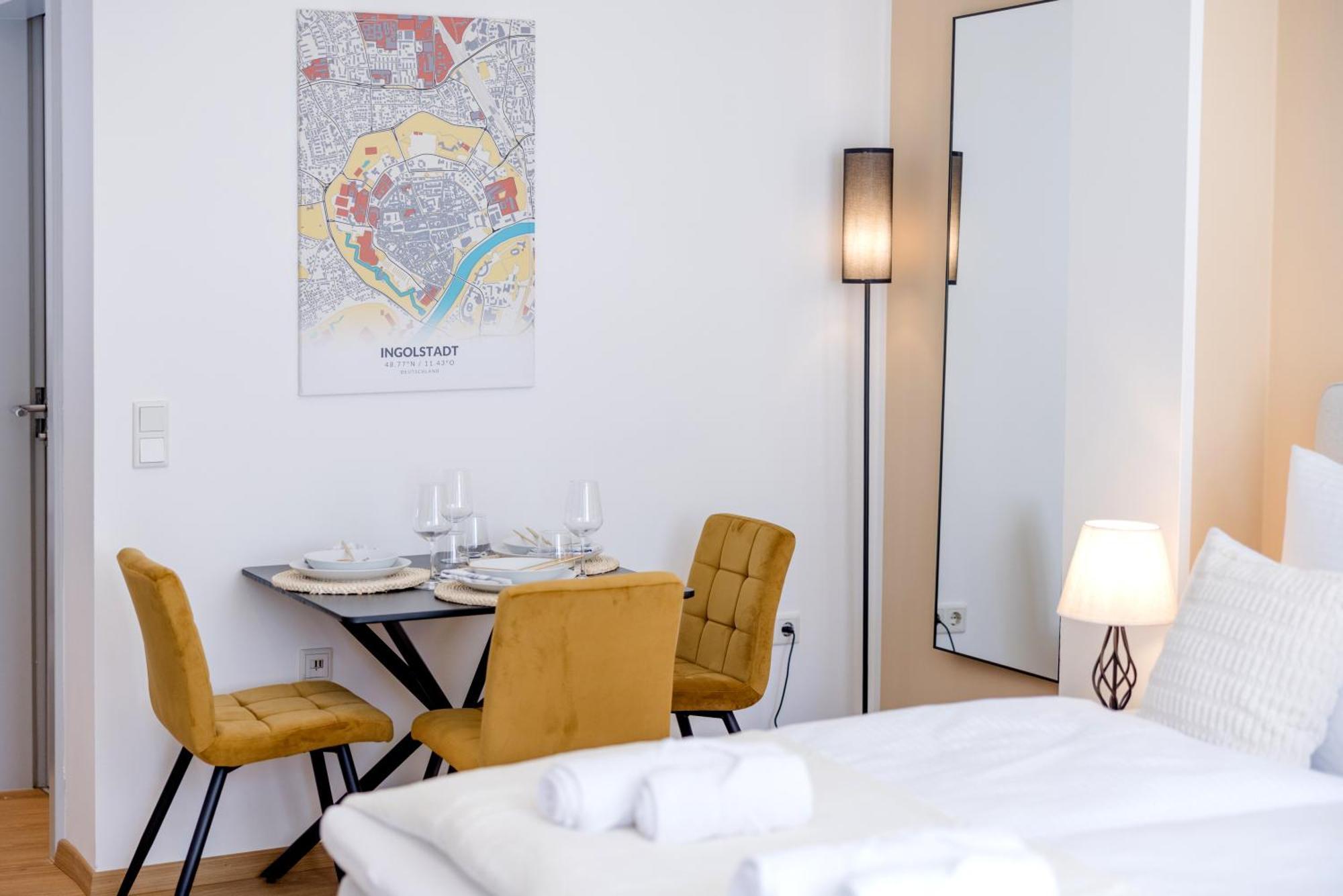 Lumen Homes - Altstadt-Studio Direkt Im Zentrum, Kueche, Netflix, Oeffentlicher Parkplatz Ums Eck อินโกลชตัดต์ ภายนอก รูปภาพ