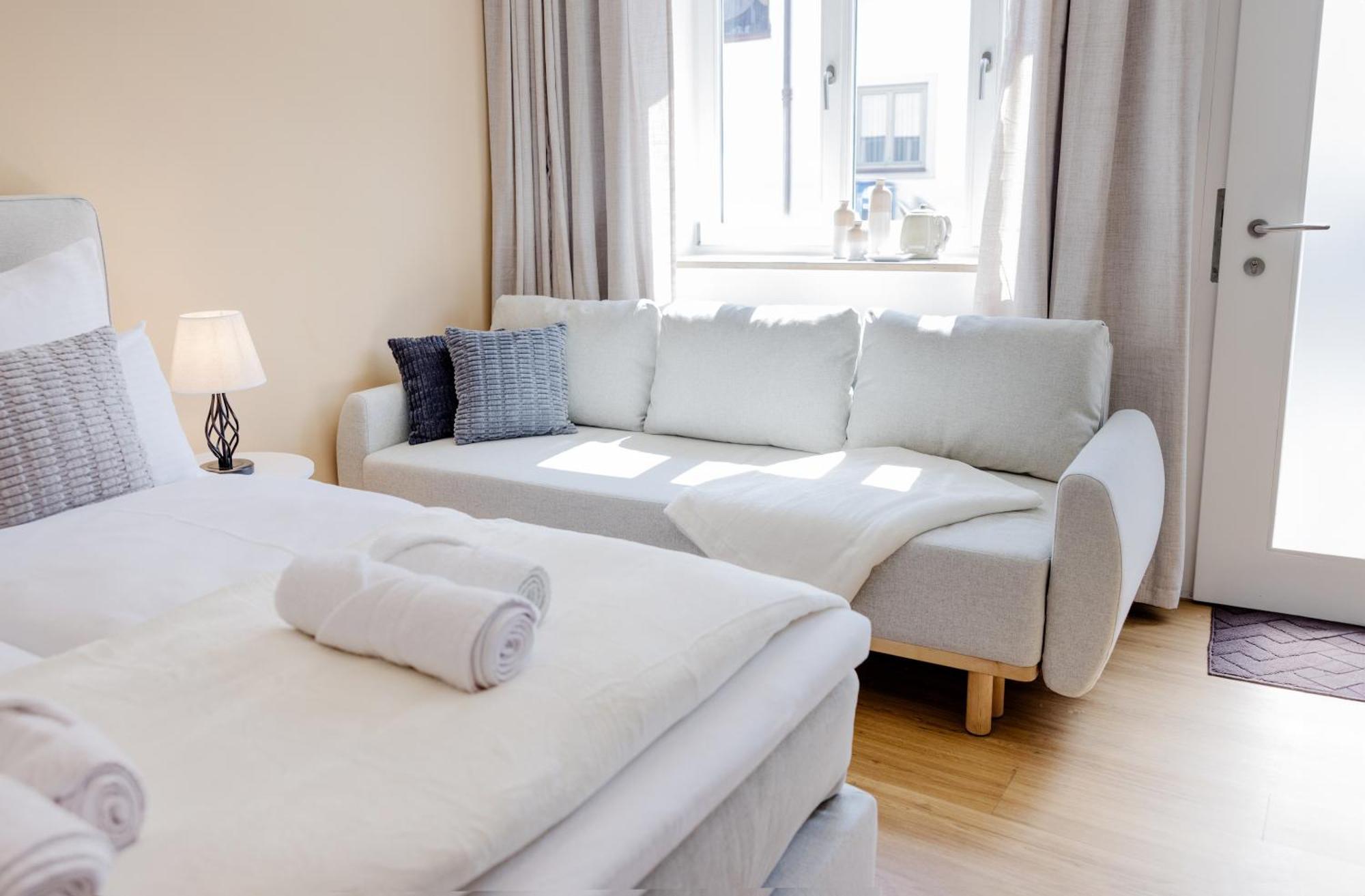 Lumen Homes - Altstadt-Studio Direkt Im Zentrum, Kueche, Netflix, Oeffentlicher Parkplatz Ums Eck อินโกลชตัดต์ ภายนอก รูปภาพ