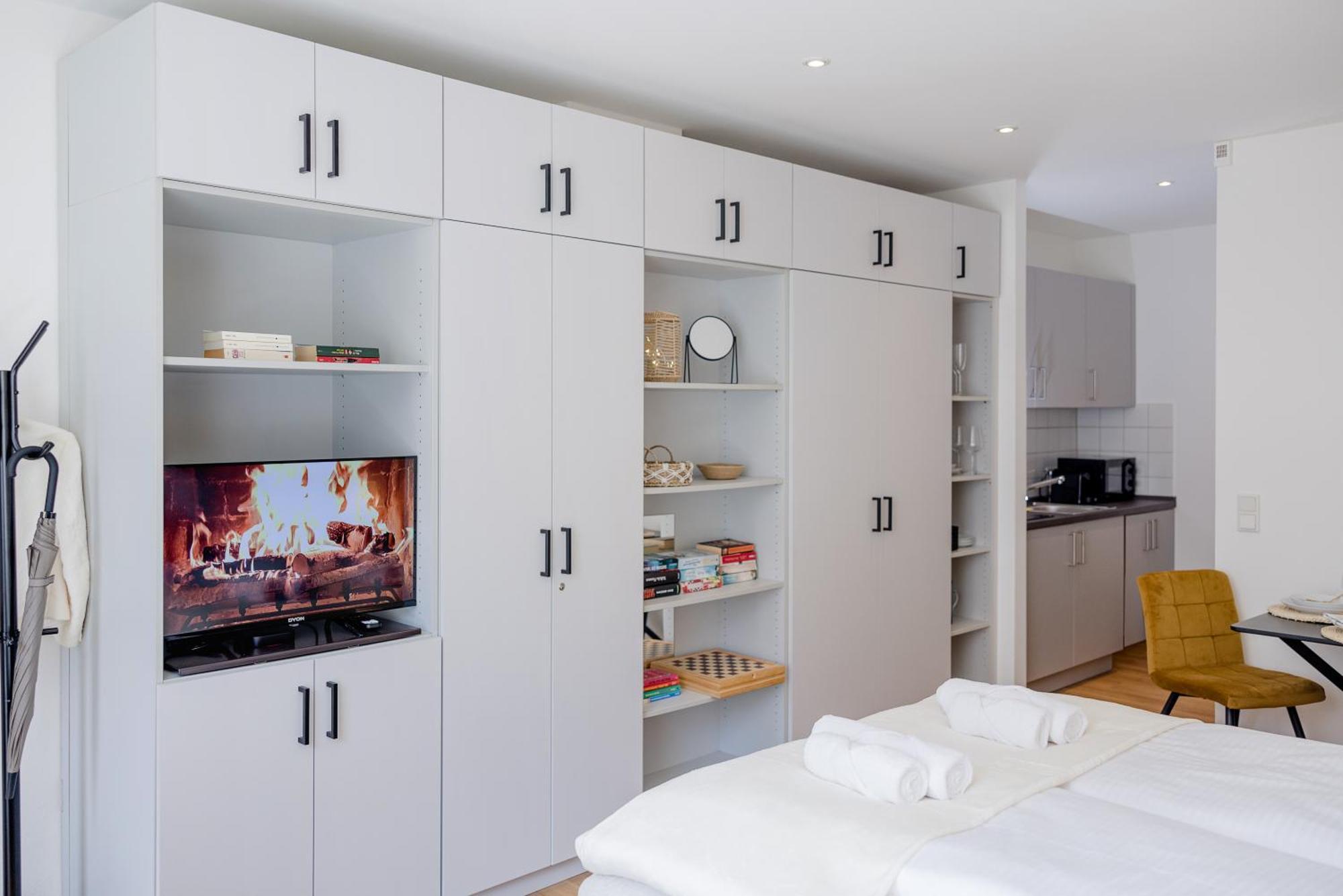 Lumen Homes - Altstadt-Studio Direkt Im Zentrum, Kueche, Netflix, Oeffentlicher Parkplatz Ums Eck อินโกลชตัดต์ ภายนอก รูปภาพ