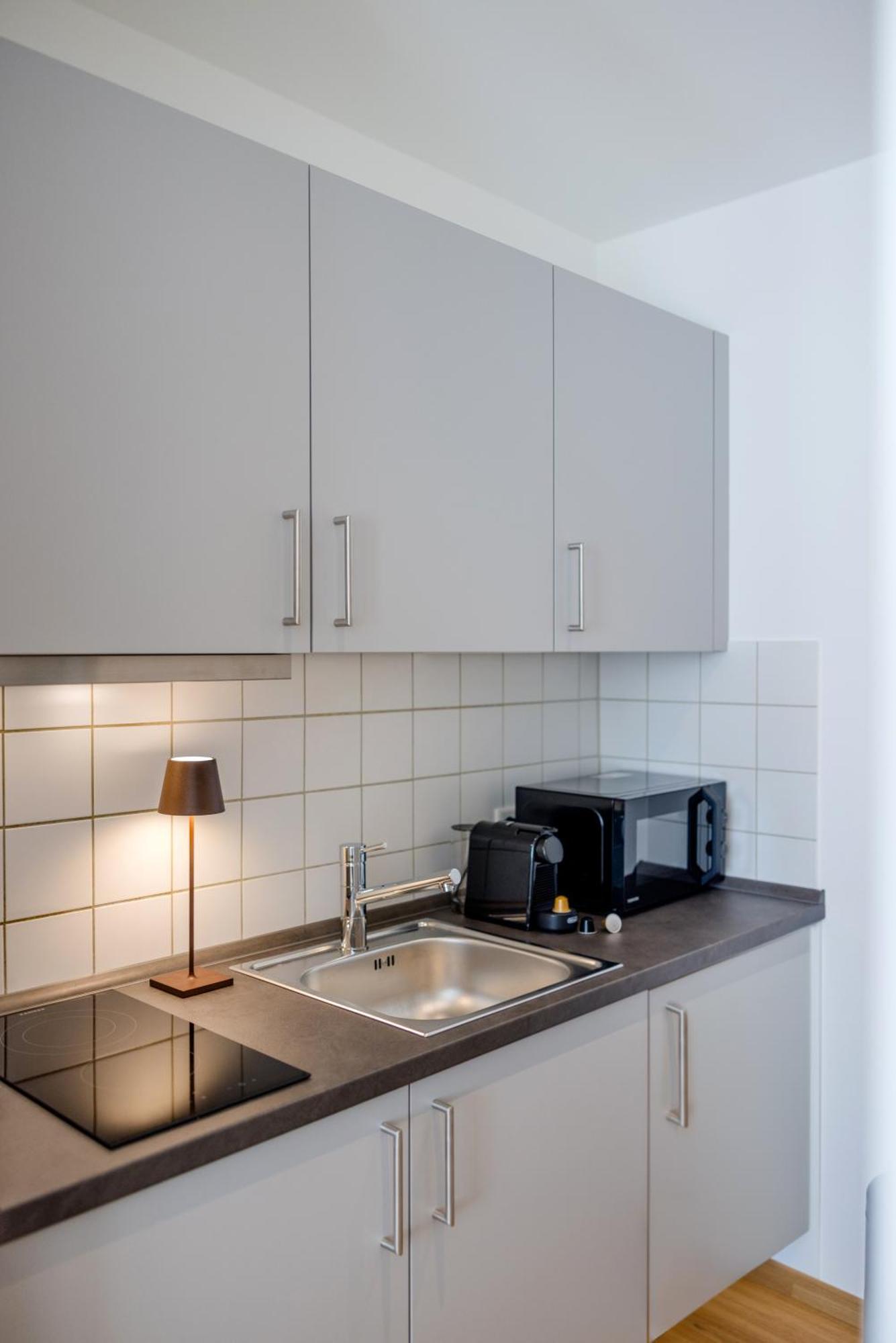 Lumen Homes - Altstadt-Studio Direkt Im Zentrum, Kueche, Netflix, Oeffentlicher Parkplatz Ums Eck อินโกลชตัดต์ ภายนอก รูปภาพ