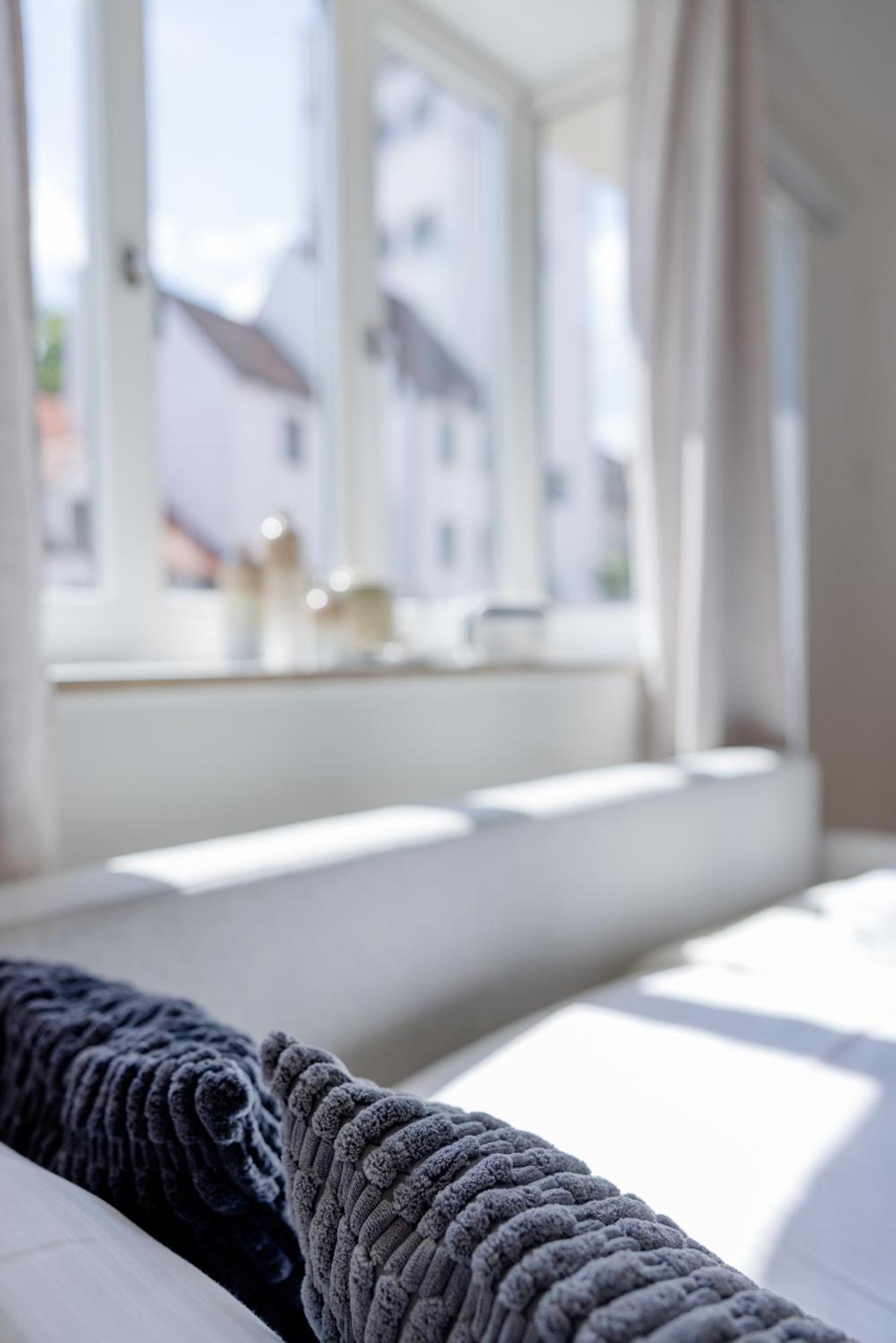 Lumen Homes - Altstadt-Studio Direkt Im Zentrum, Kueche, Netflix, Oeffentlicher Parkplatz Ums Eck อินโกลชตัดต์ ภายนอก รูปภาพ