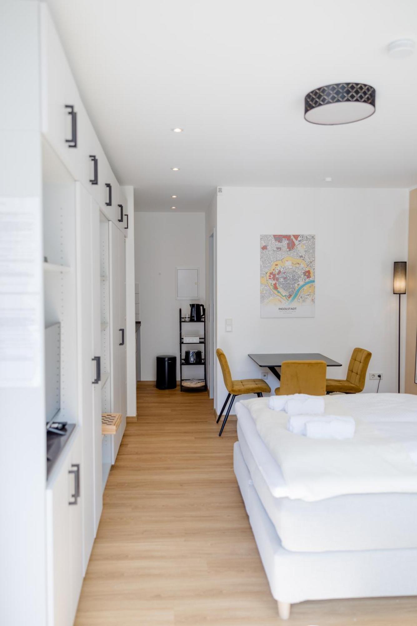 Lumen Homes - Altstadt-Studio Direkt Im Zentrum, Kueche, Netflix, Oeffentlicher Parkplatz Ums Eck อินโกลชตัดต์ ภายนอก รูปภาพ