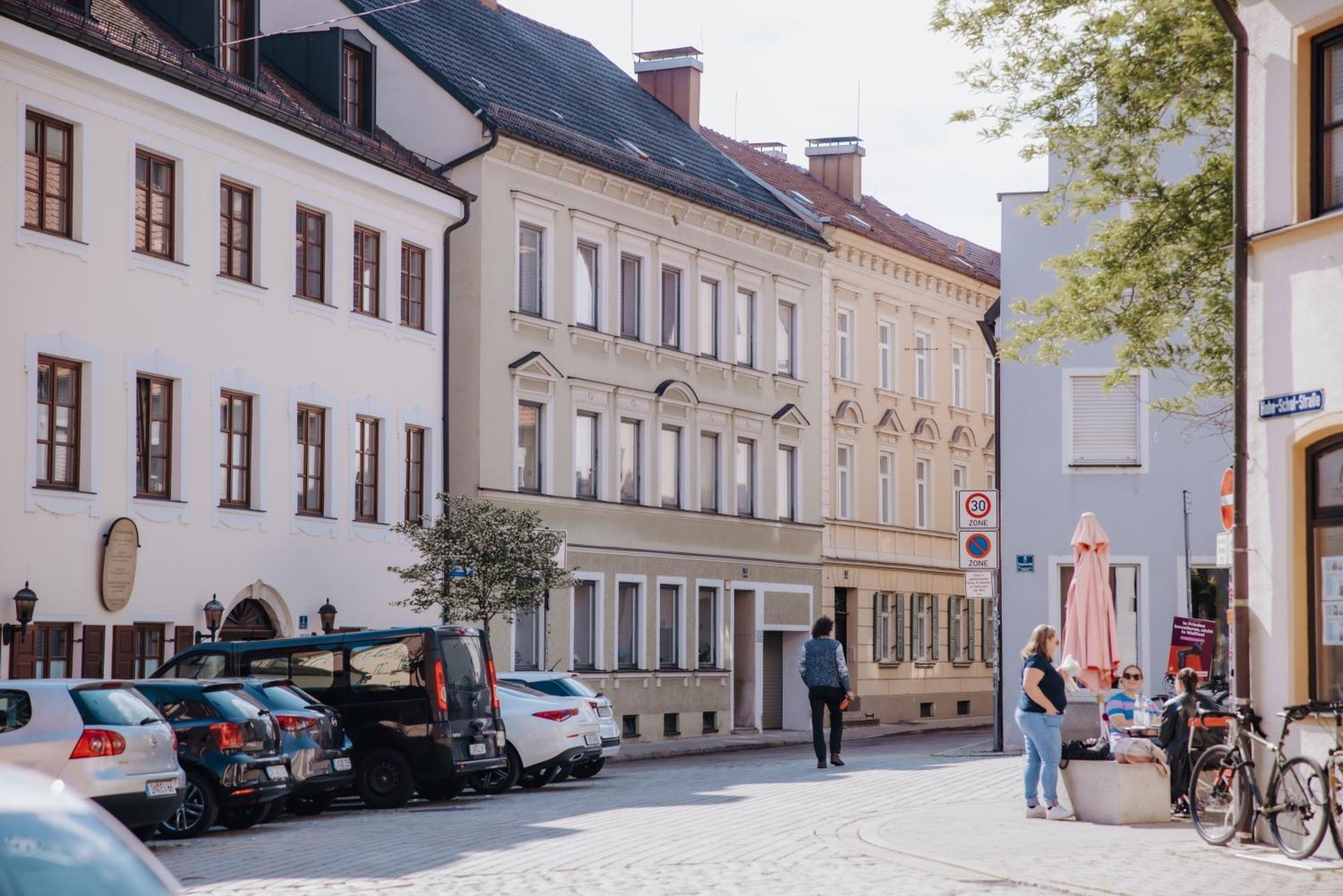 Lumen Homes - Altstadt-Studio Direkt Im Zentrum, Kueche, Netflix, Oeffentlicher Parkplatz Ums Eck อินโกลชตัดต์ ภายนอก รูปภาพ
